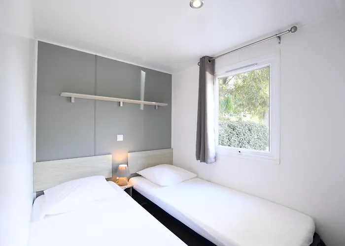 Kamp alanı International Calvi (Corsica)